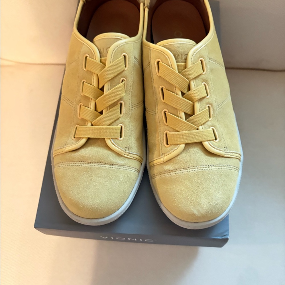Vionic Jean suede